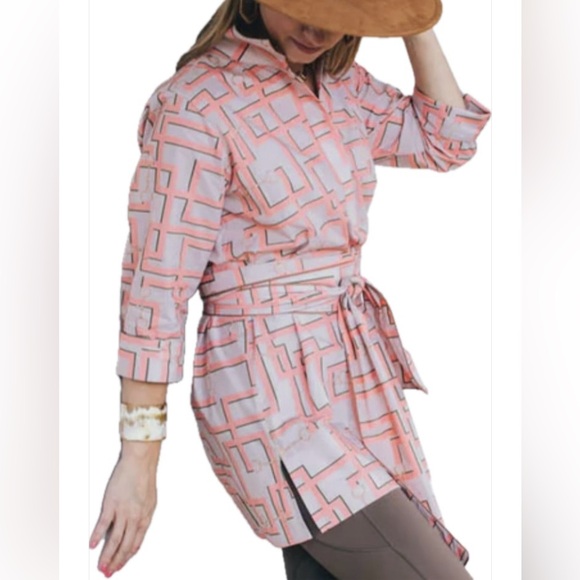 Holly Shae blush horsebit geometric print Ruth top w/sash Sz M/L - Picture 2 of 7